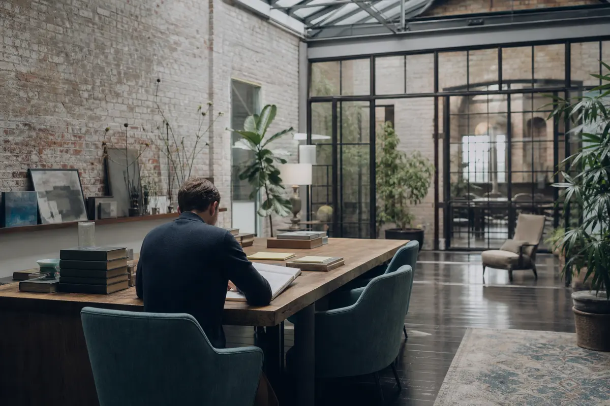 Editorial marketing planning scene for AI SEO in Robinson, Michigan