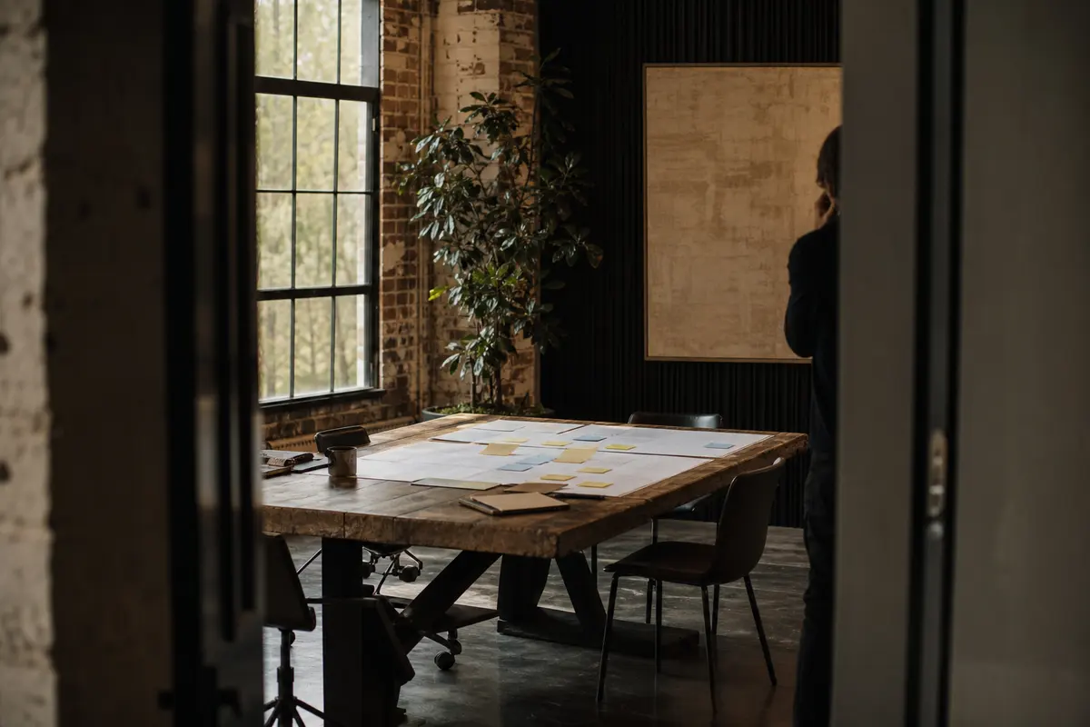 Editorial marketing planning scene for Programmatic SEO in Laurel, Mississippi