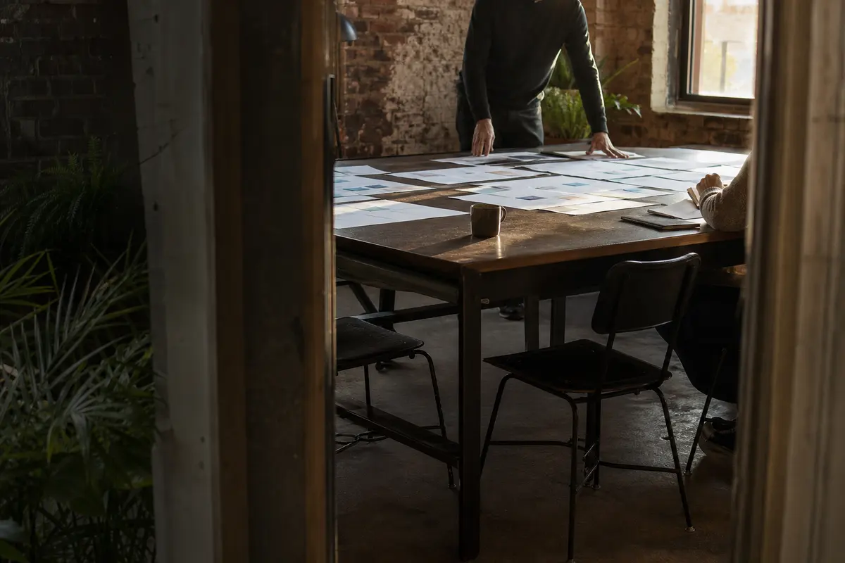 Editorial marketing planning scene for AI SEO in Carl Junction, Missouri