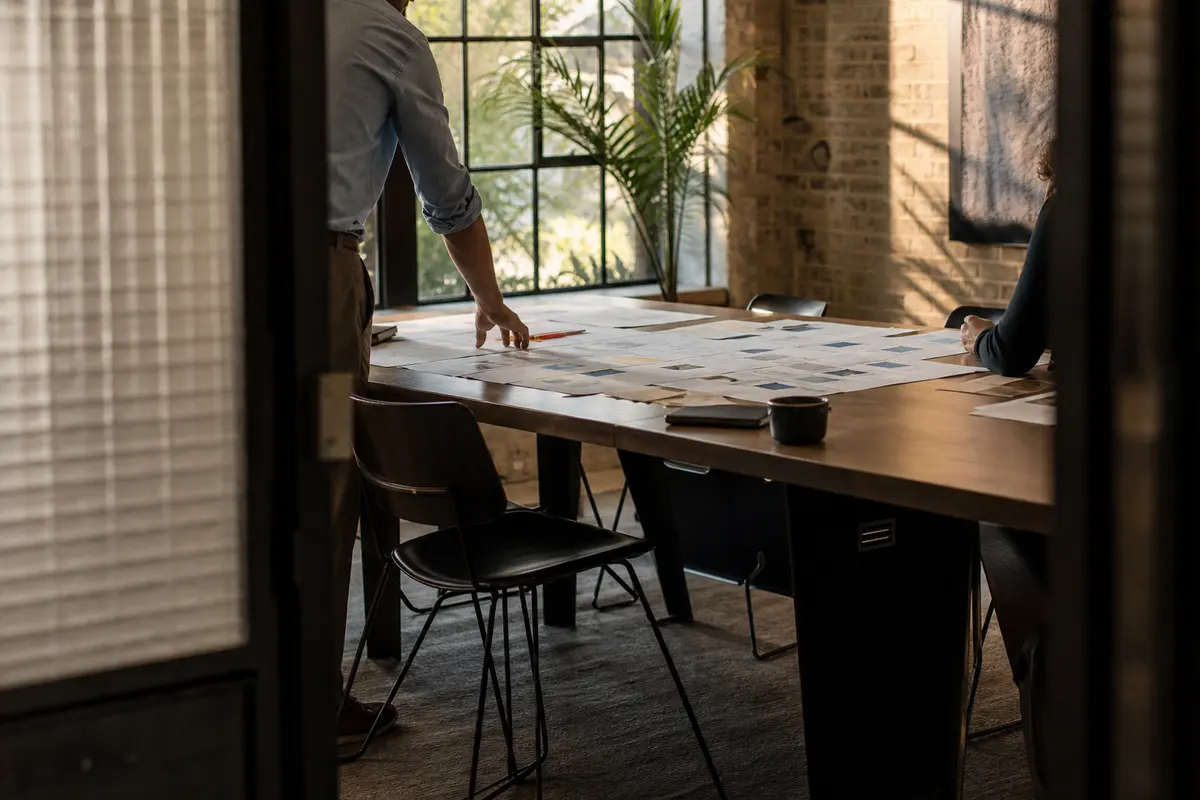 Editorial marketing planning scene for AI SEO in Newmarket, New Hampshire