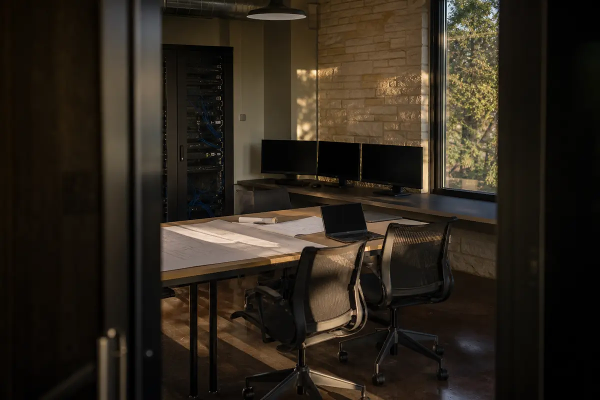 Editorial platform planning scene for Dedicated Hosting in Anadarko, Oklahoma
