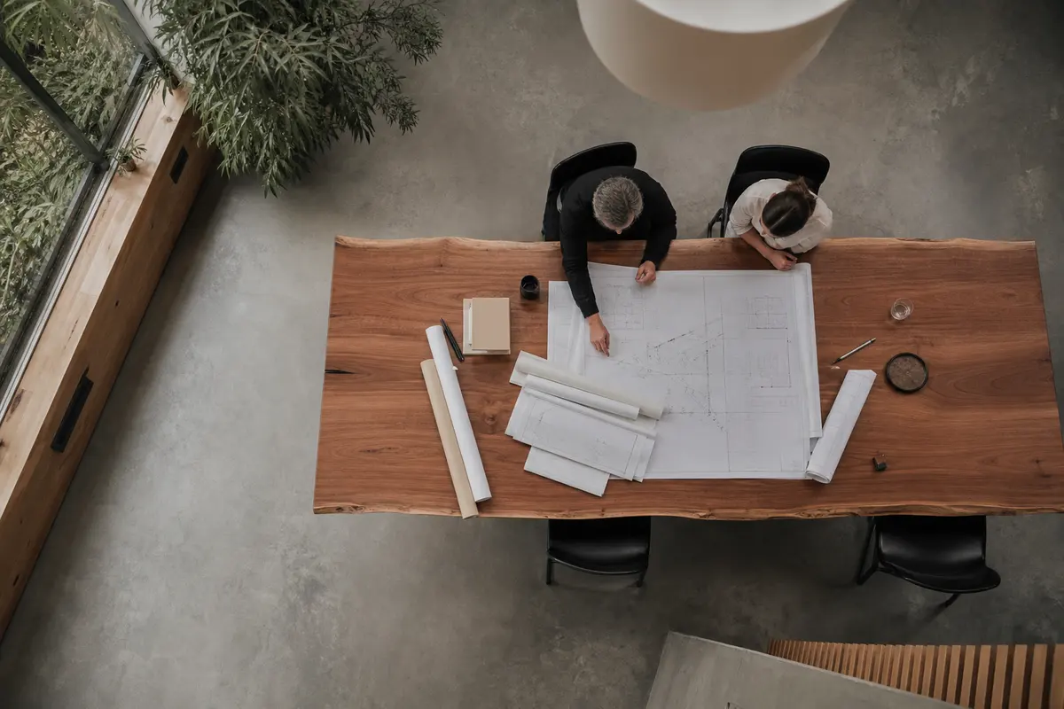 Editorial platform planning scene for Dedicated Hosting in Springfield, Oregon