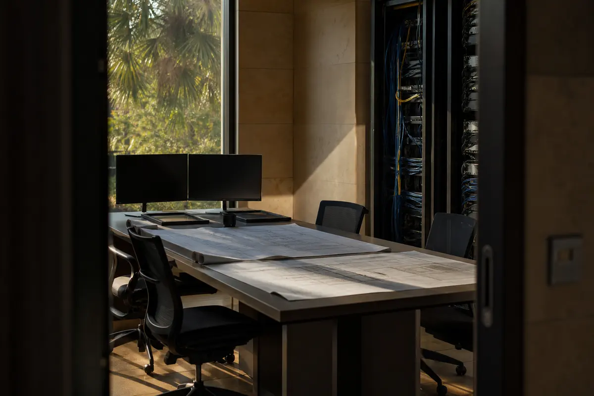 Editorial platform planning scene for Dedicated Hosting in Coal, Pennsylvania