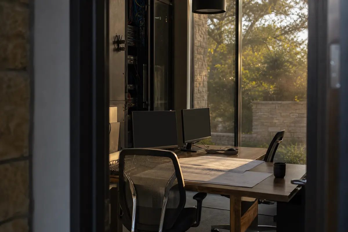 Editorial platform planning scene for Custom Software in Oak Point, Texas