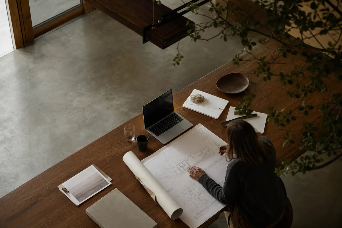 Editorial platform planning scene for Dedicated Hosting in Evanston, Wyoming